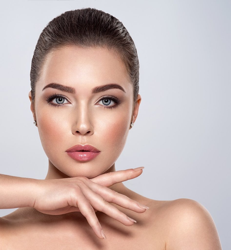 Rejuvenecimiento facial con ultrasonido HIFU en clínica médica