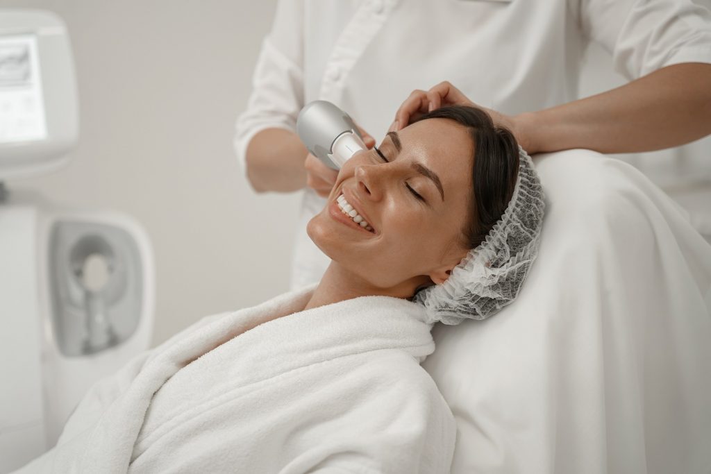 HIFU facial en Barcelona aplicado por la Dra. Laura Sitú